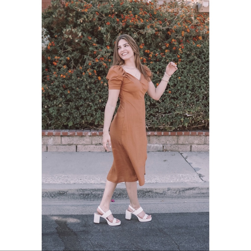 🤍 The Kennedy Puff Sleeve Dress - Picture 3 of 8